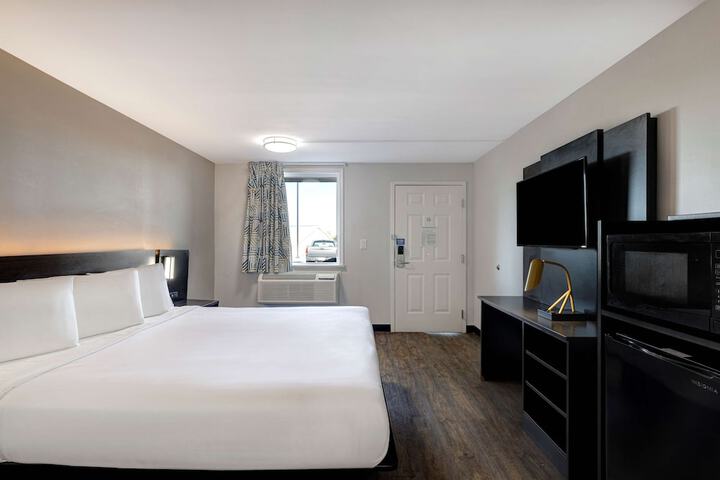 Room 17 of 18