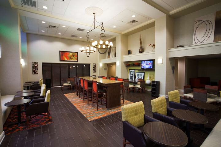 Hampton Inn & Suites Valdosta / Conference Center