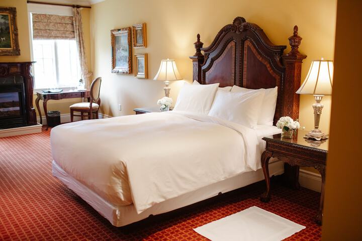 Riverbend Inn and Vineyard
