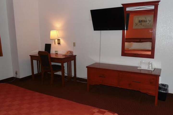 Room 9 of 14