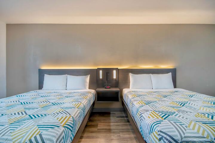 Room 8 of 25