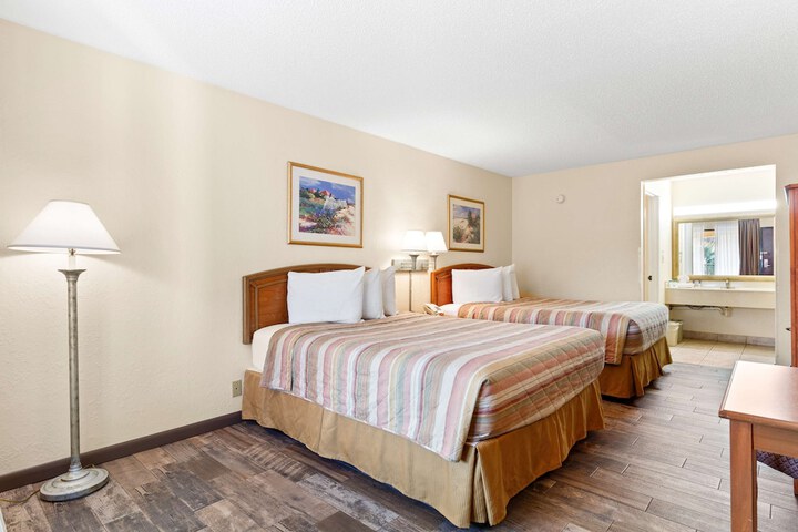 Room 11 of 20