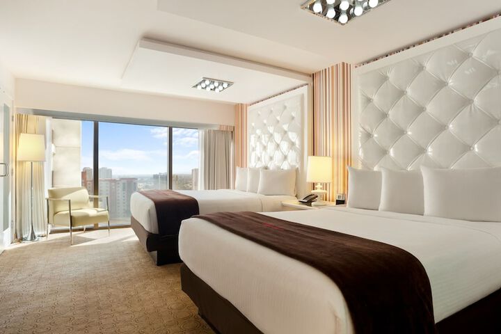 Room 33 of 122