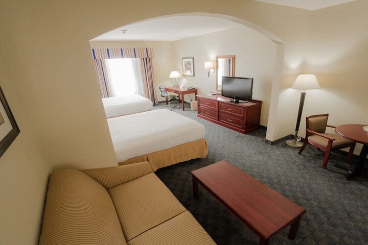 Room 15 of 74
