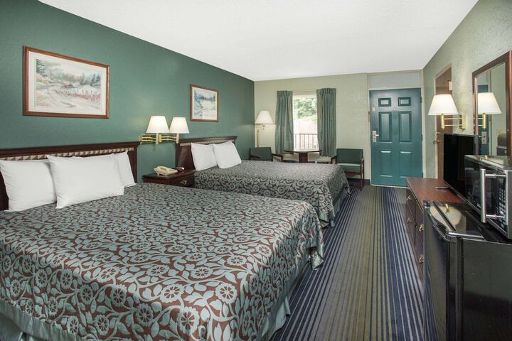 Room 6 of 14