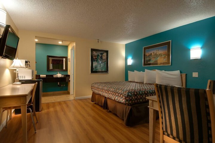 Room 14 of 23