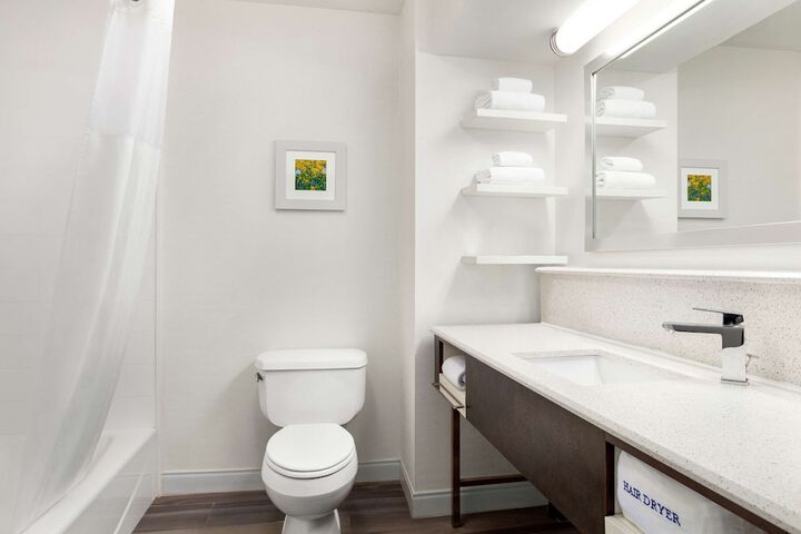 Room 15 of 36