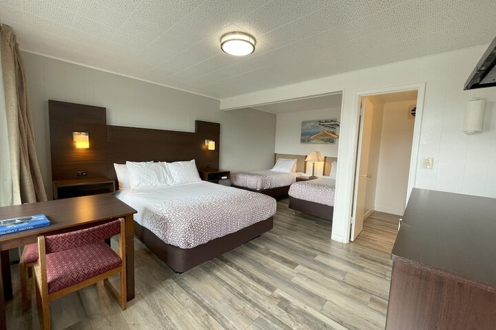 Room 5 of 13