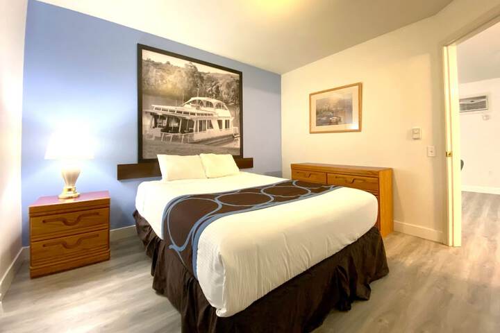 Room 21 of 37