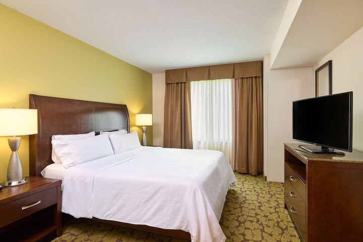 Room 32 of 51