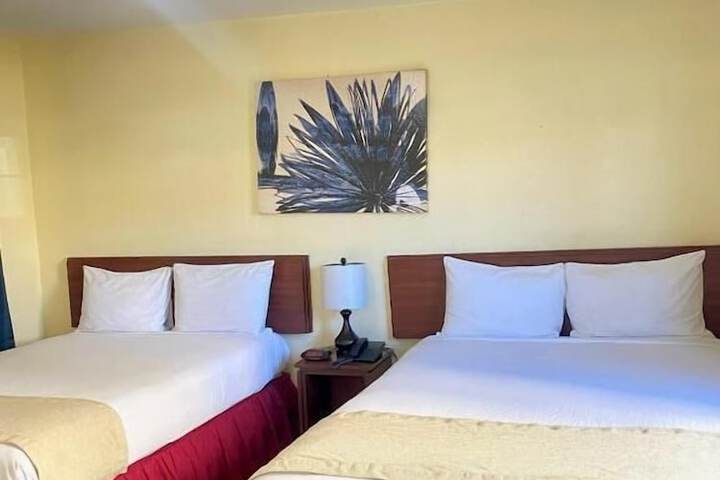 Europa Inn & Suites