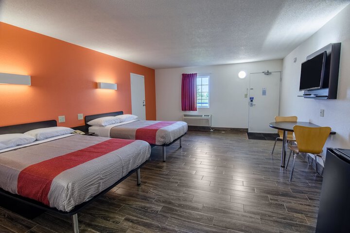 Room 14 of 27