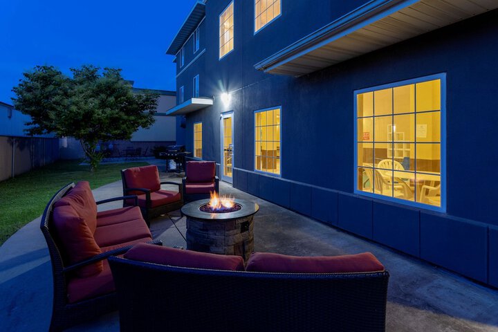 GrandStay Hotel & Suites