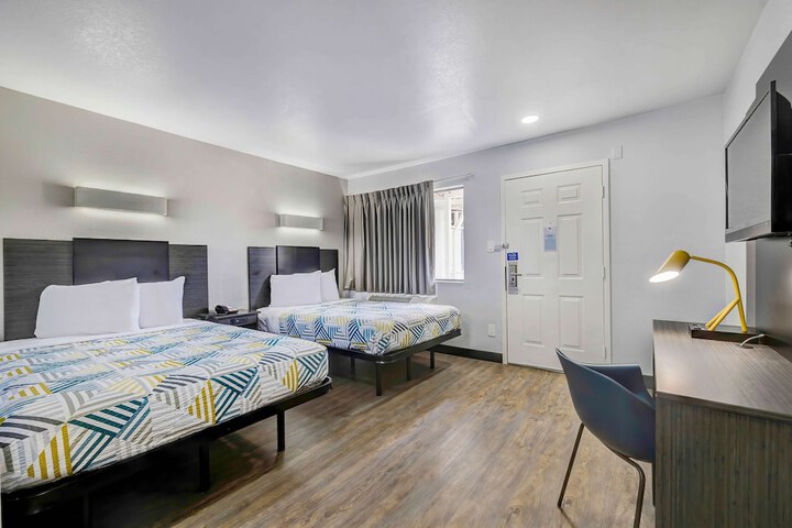 Room 27 of 59