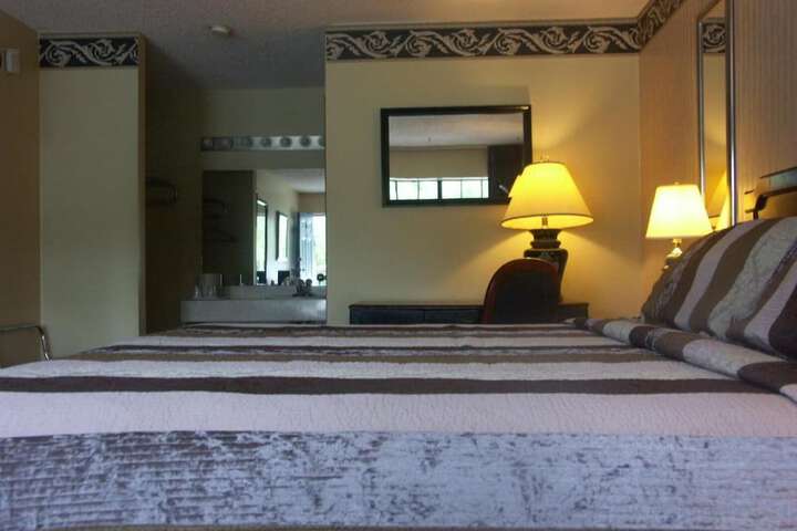 Room 15 of 26
