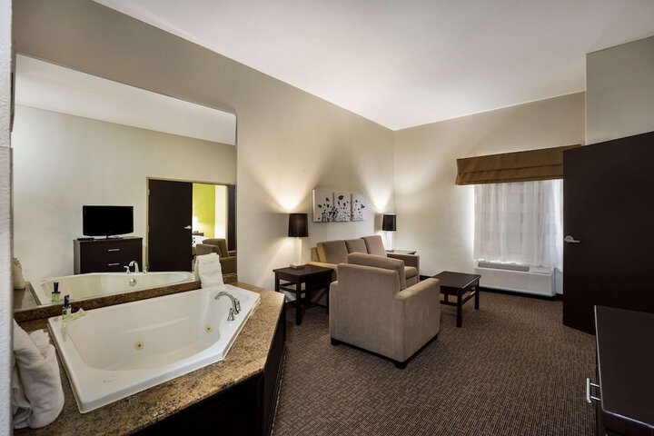 Room 30 of 44