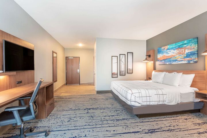 Room 30 of 63