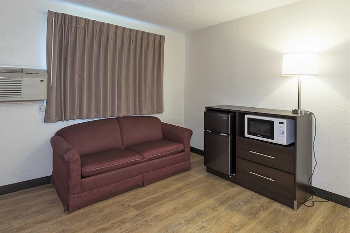 Room 18 of 33