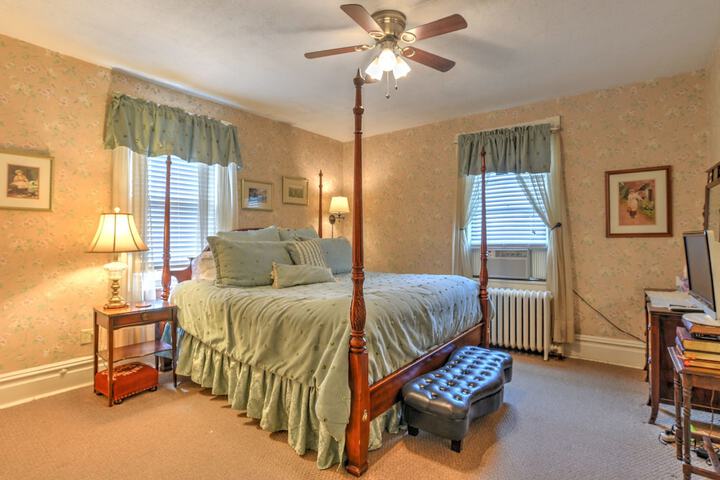 Room 29 of 48