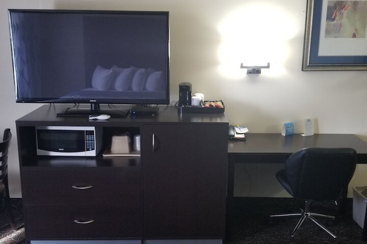 Room 25 of 39