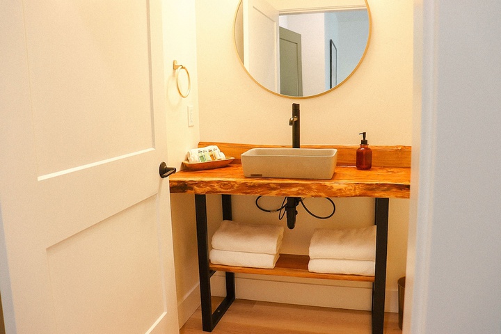 Room 7 of 25