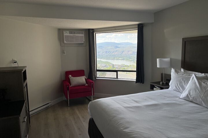 Room 11 of 35