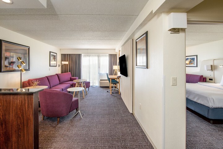 Room 51 of 93