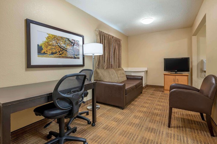 Room 21 of 28