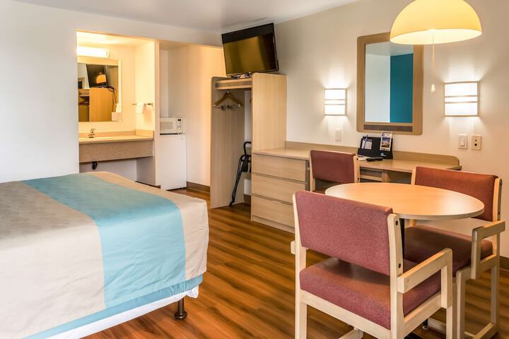 Motel 6 Albany OR