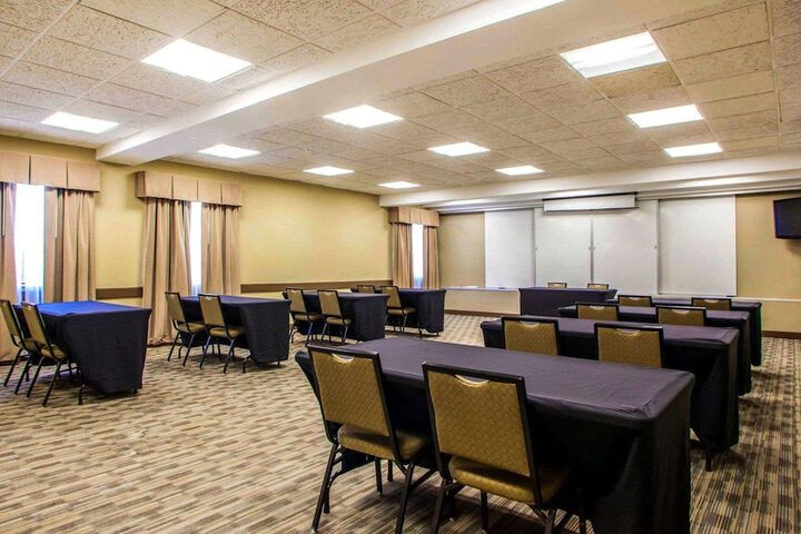 Quality Inn & Suites Peoria North