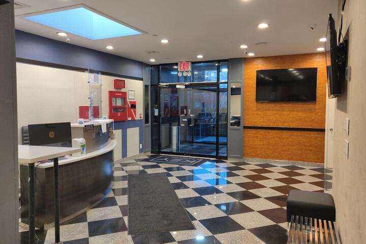 Hotel Key LaGuardia Airport