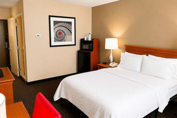 Alexandria Hotel & Conference Center