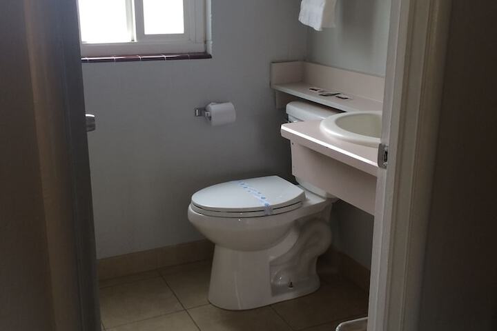 Room 14 of 30