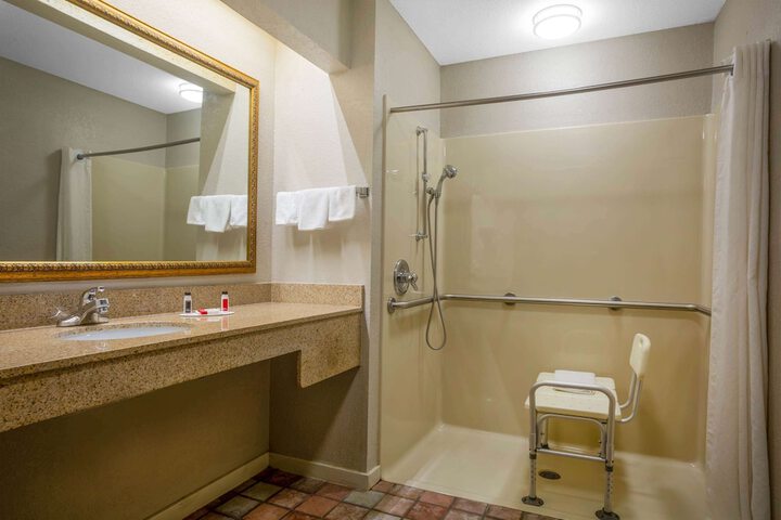 Room 6 of 38