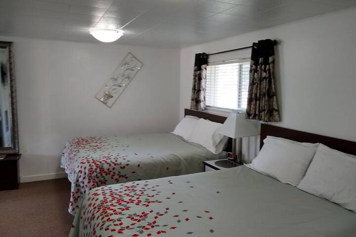 Holiday Motel