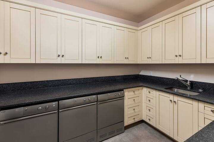 Element 52 Auberge Collection