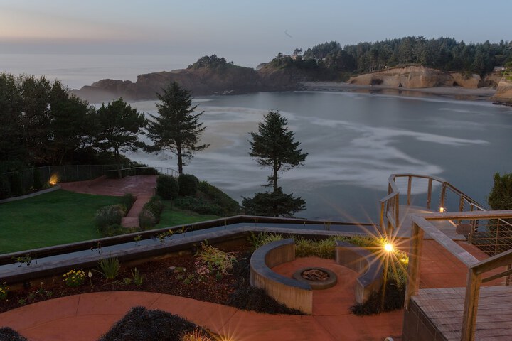 Whale Cove Inn