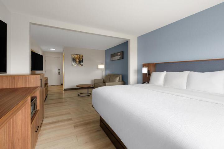 Wingate by Wyndham Dublin Near Claytor Lake State Park