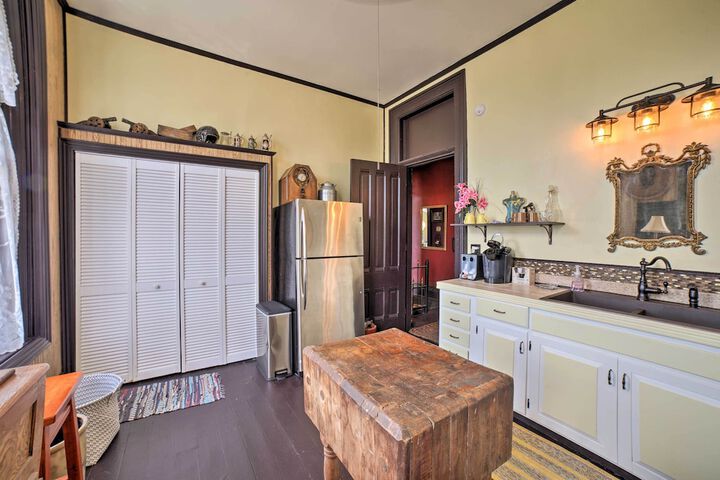 Vintage Apartment in Historic Downtown La Porte
