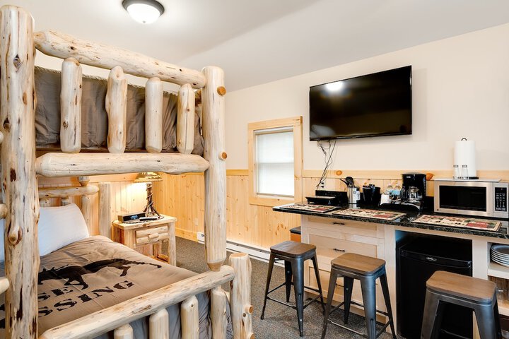 Room 25 of 153