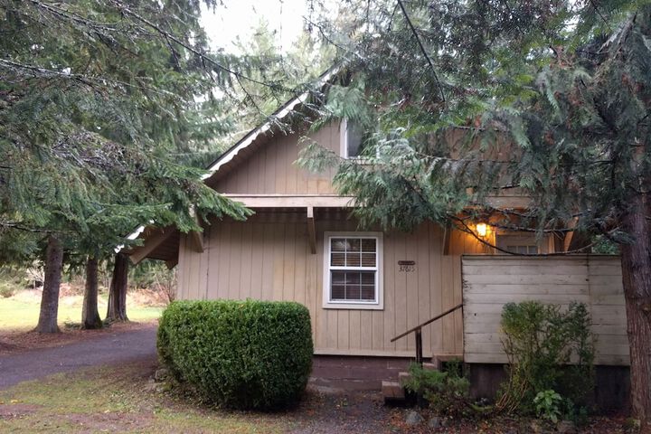 Alexanders Lodge