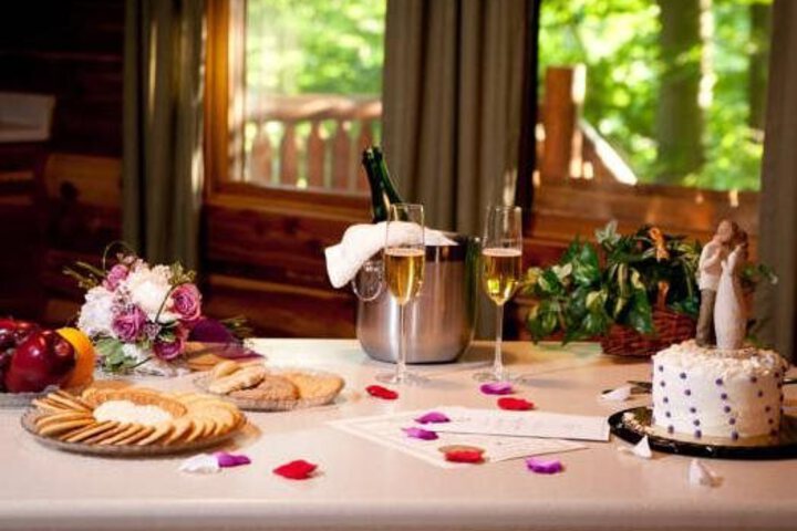 DONNAS PREMIER LODGING