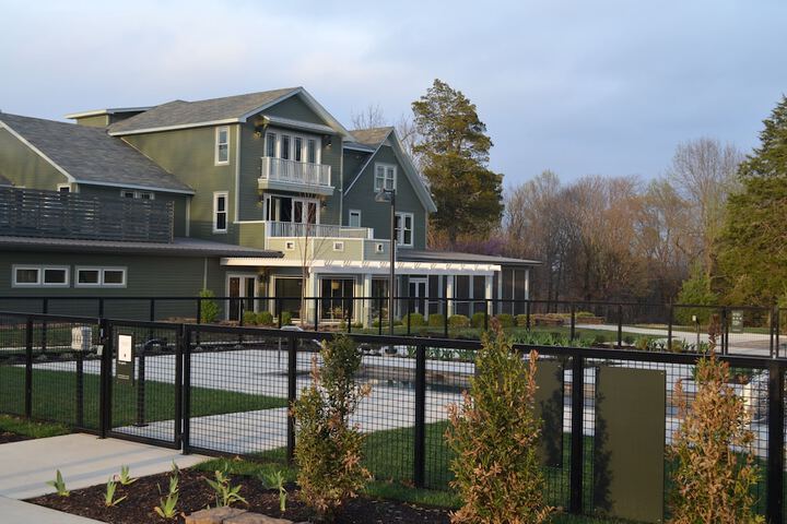 Stonebreaker Hotel
