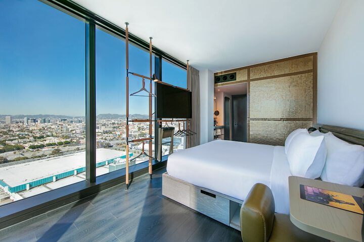 Room 21 of 82