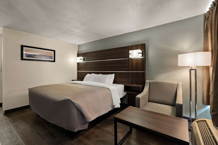 Room 19 of 29