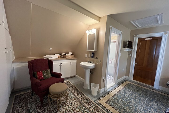 Room 17 of 22