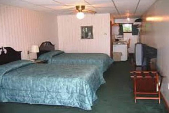 Room 4 of 18