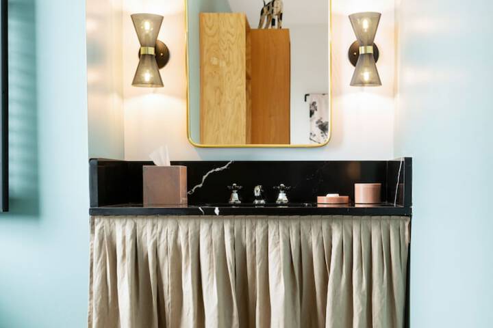 Room 42 of 70