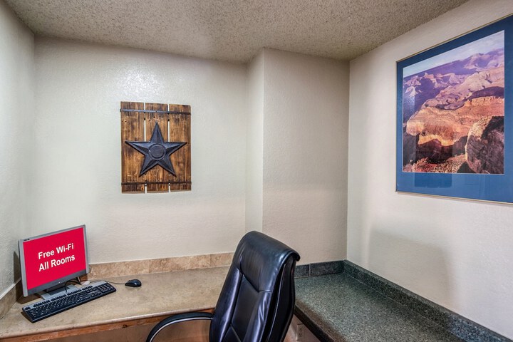 Business Center 21 of 21