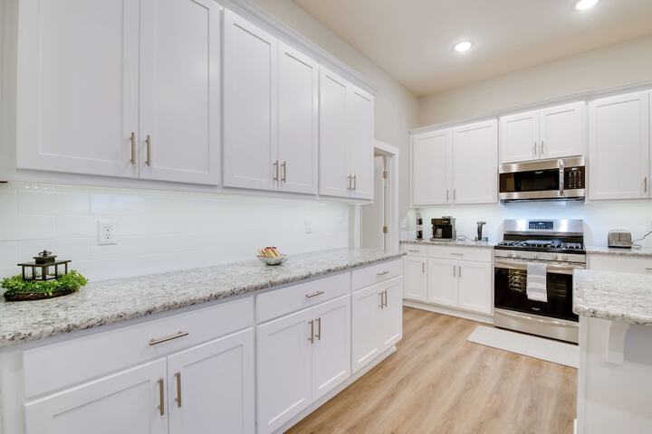 Charming Ozark Abode w / Yard & Pool Access
